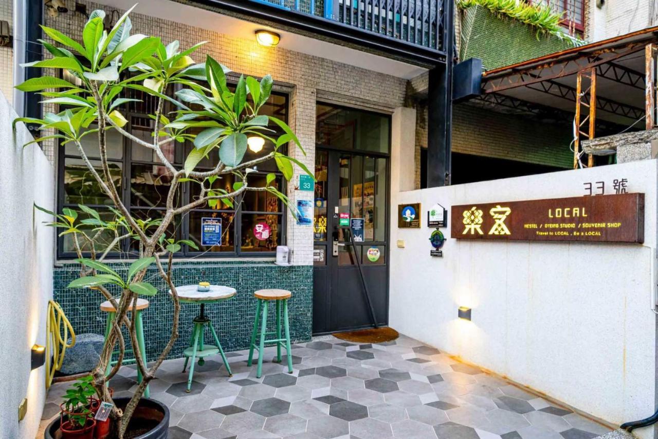 Local Backpacker Hostel Tainan Exterior photo